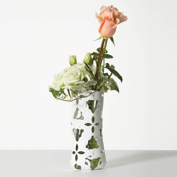 a flower 一朵花 黑色