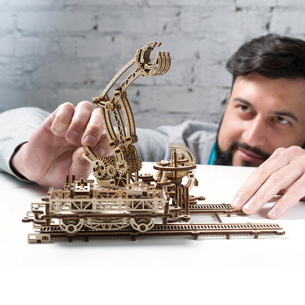 UGEARS_機械小鎮 鐵道怪手 Rail Manipulator