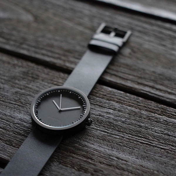Tube watch D38_北歐工業齒輪設計真皮腕錶_霧黑/黑皮帶 black with black leather