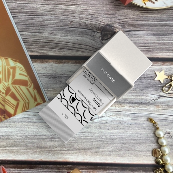 QQC CASE-10W_無線充電名片匣_白色